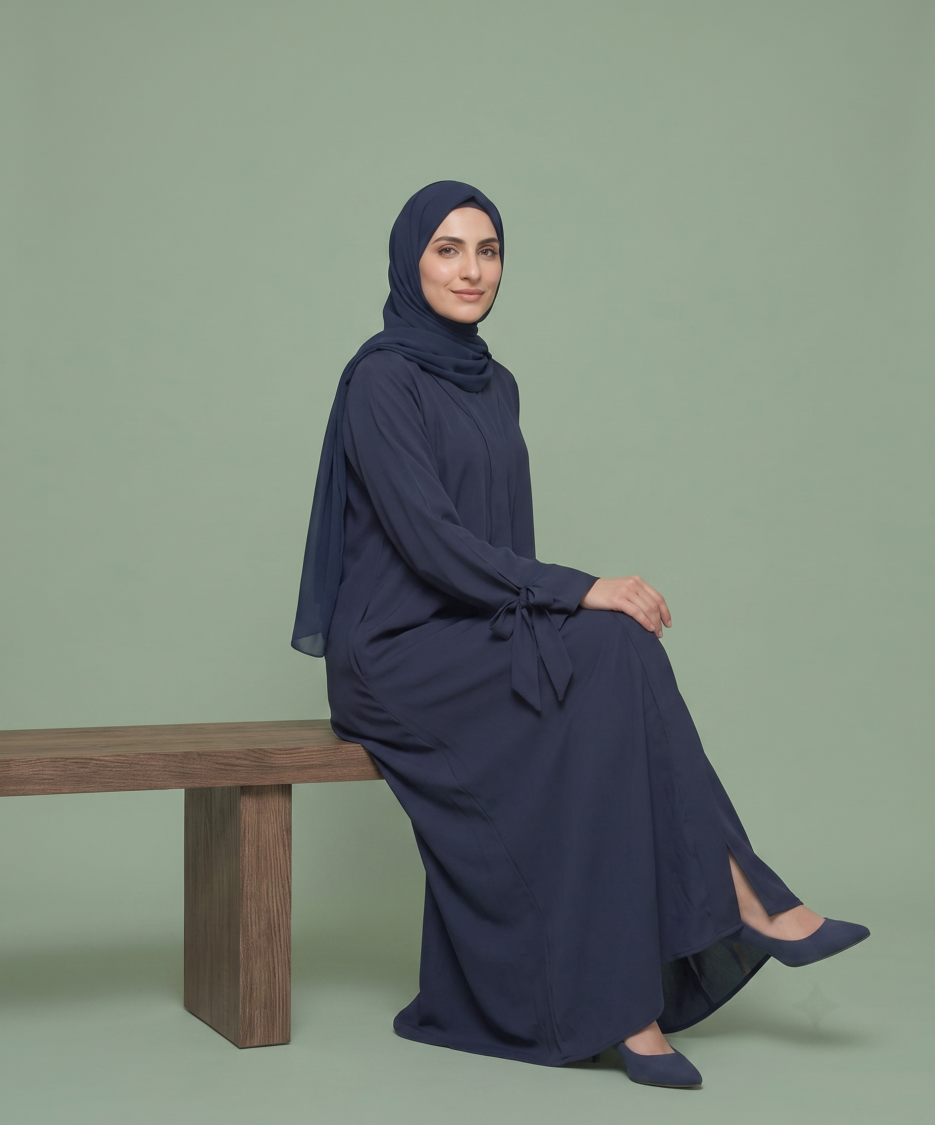Zoom Nida Front Closed Abaya - Image 2